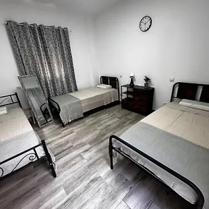 Amplia Casa Entera Con Patio Y Terraza Familia Y Grupo De Amigos Сasa de vacaciones