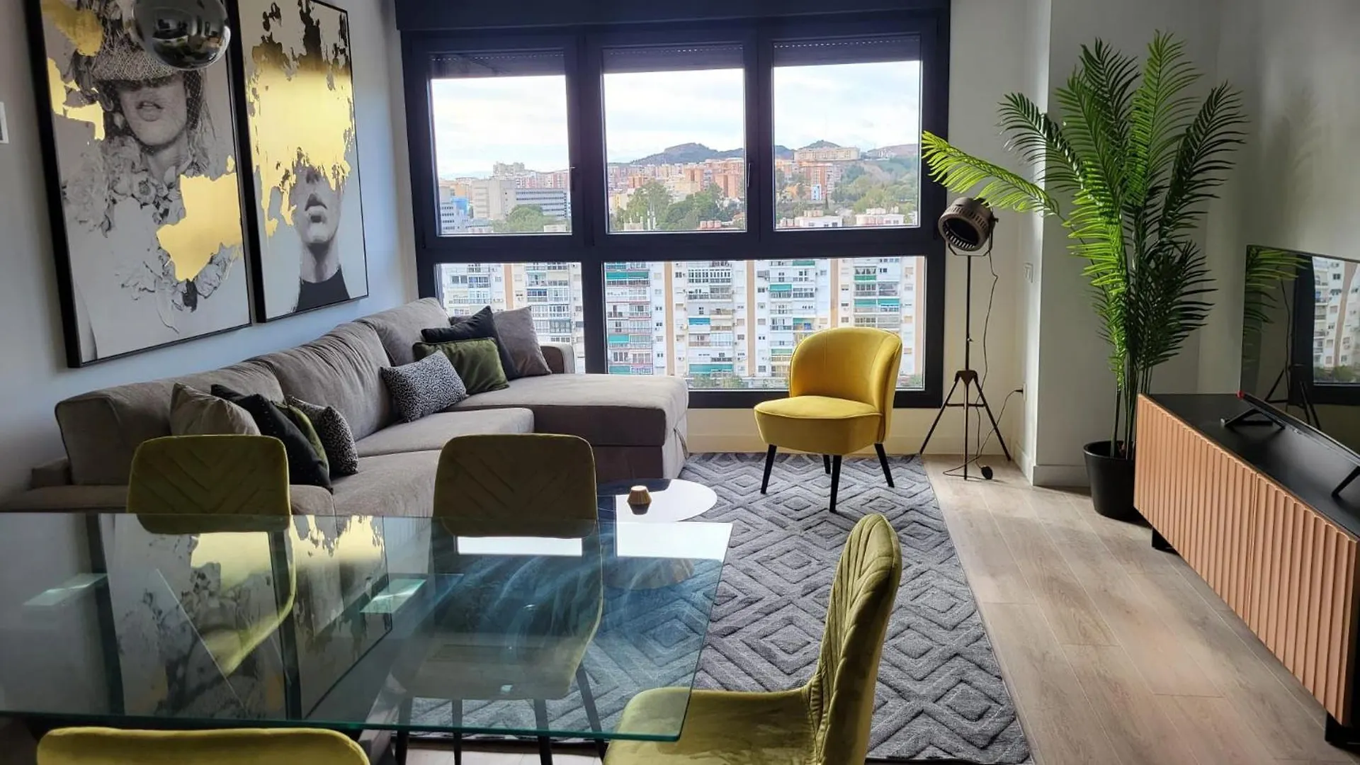 Malaga Skyline 3 Pool & Pk Free Villa Holiday home