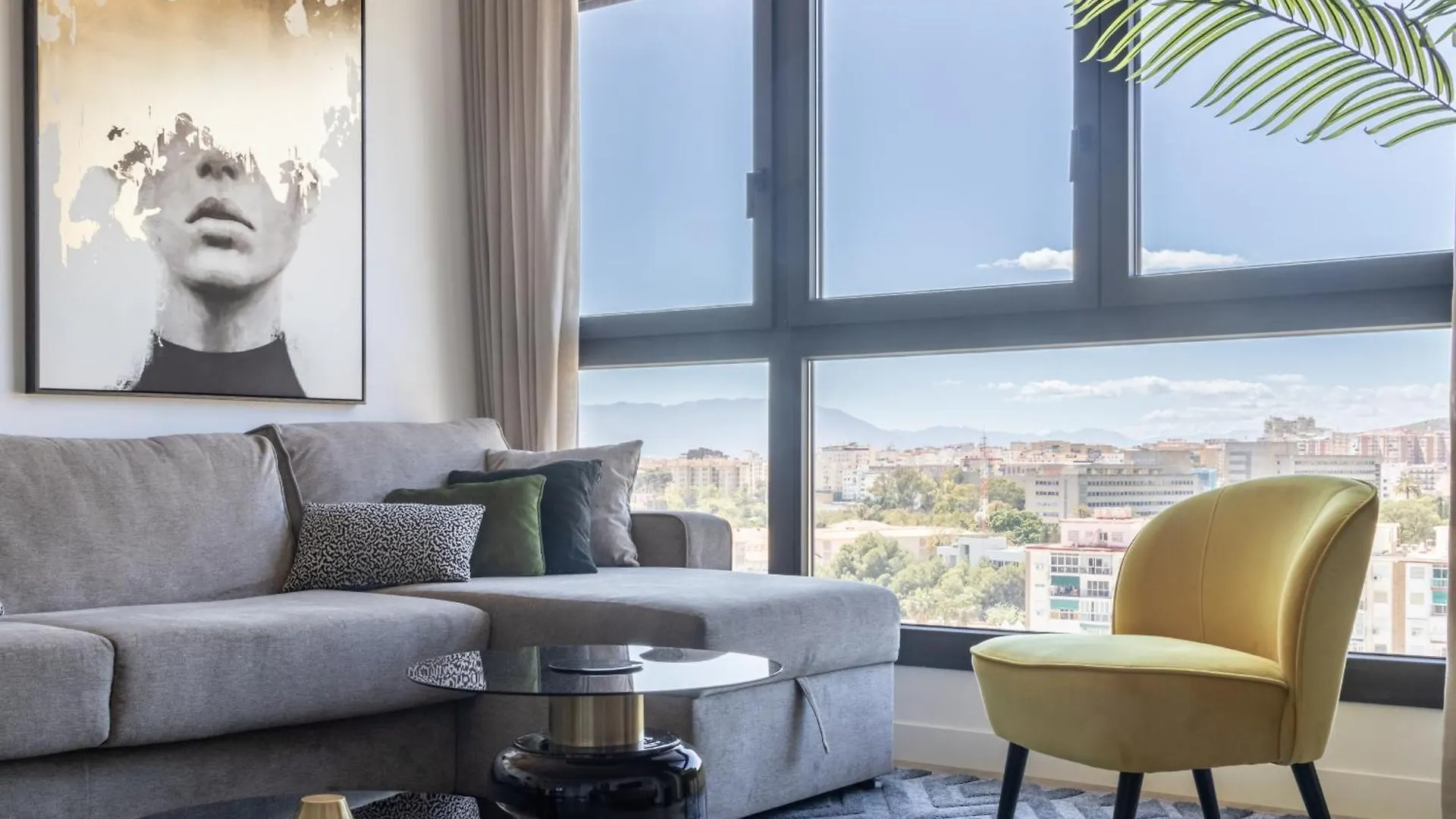 Malaga Skyline 3 Pool & Pk Free Villa