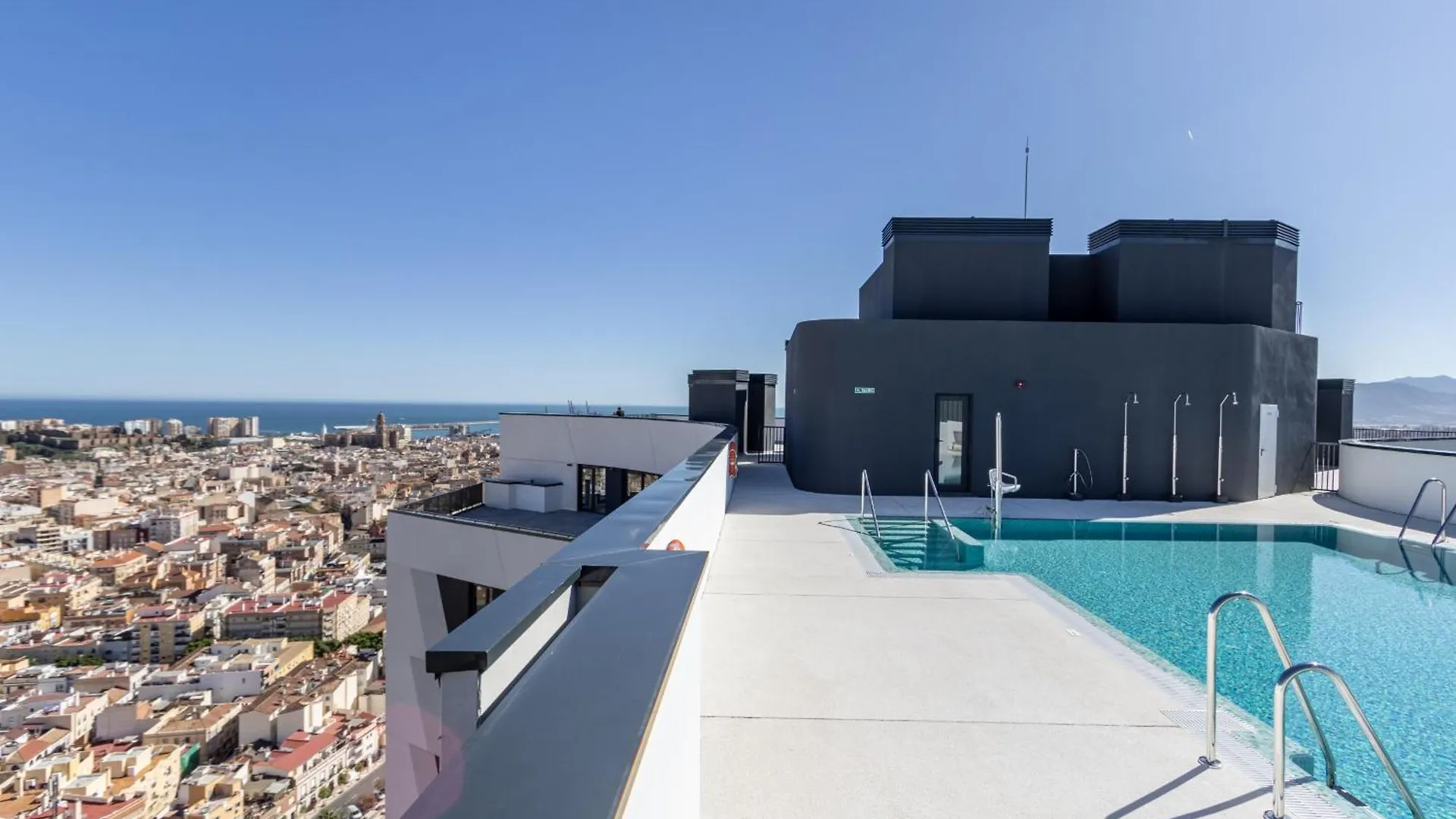 Malaga Skyline 3 Pool & Pk Free Villa